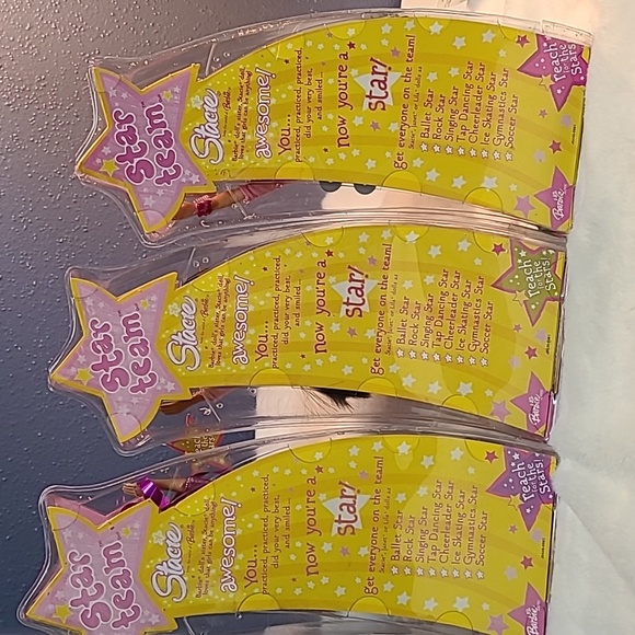 From The World Of Barbie Comes Star Team Stacie A Set Of 3 Collectible Dolls NIB - Picture 8 of 8
